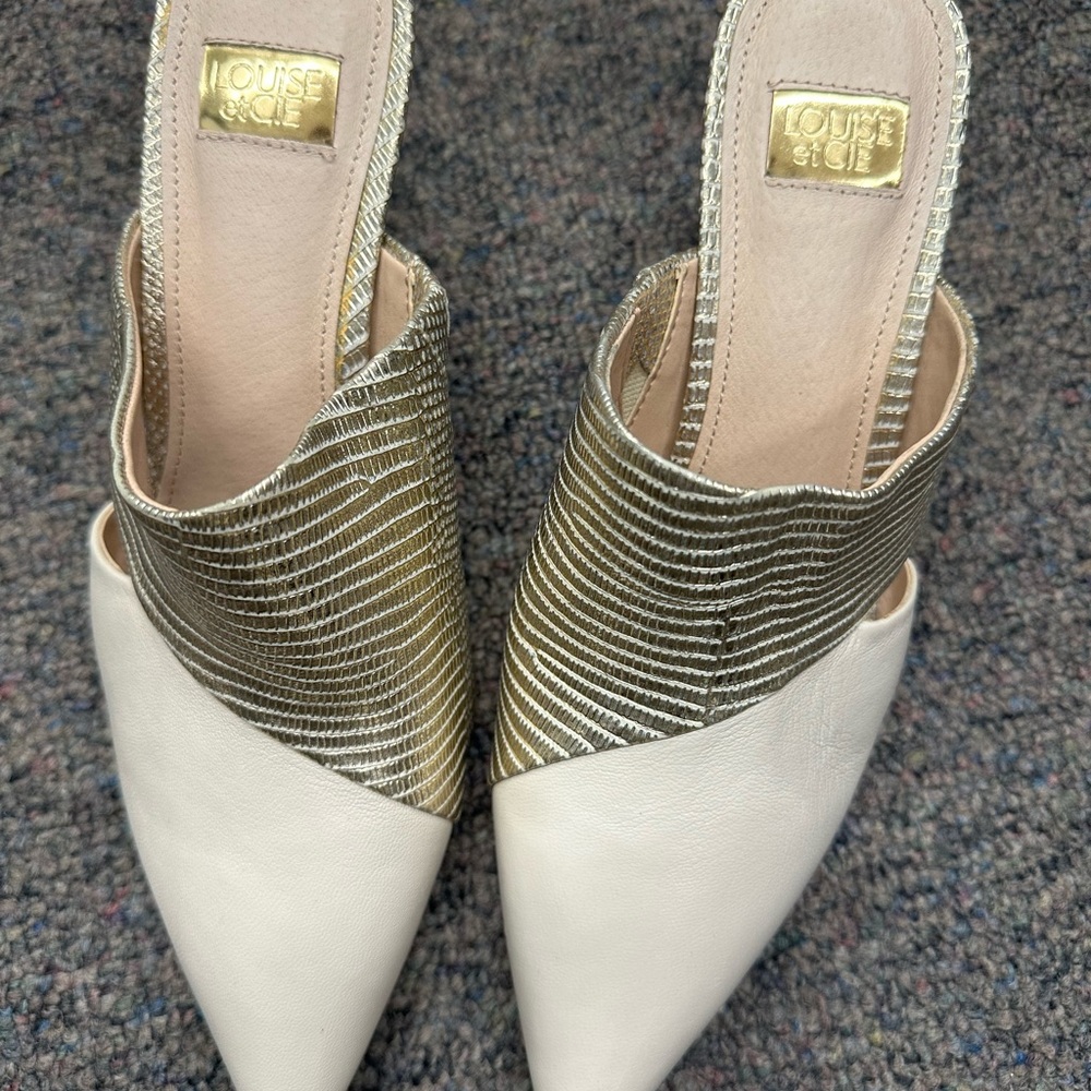 Brand new, never worn, Louise er. Cie heels